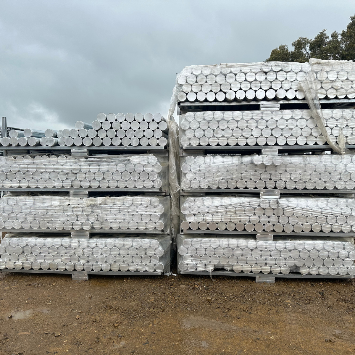 100NB Strainer Posts